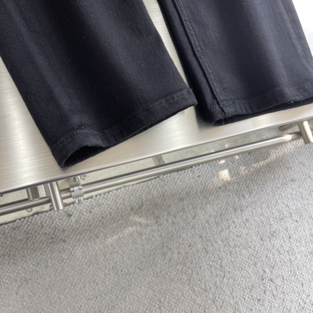 -DG 🔥春夏薄款黑牛，经典铁标系列！超柔和水洗牛仔裤 ，上身爆帅，小直筒设计，修身裁剪，男款顶级休闲棉