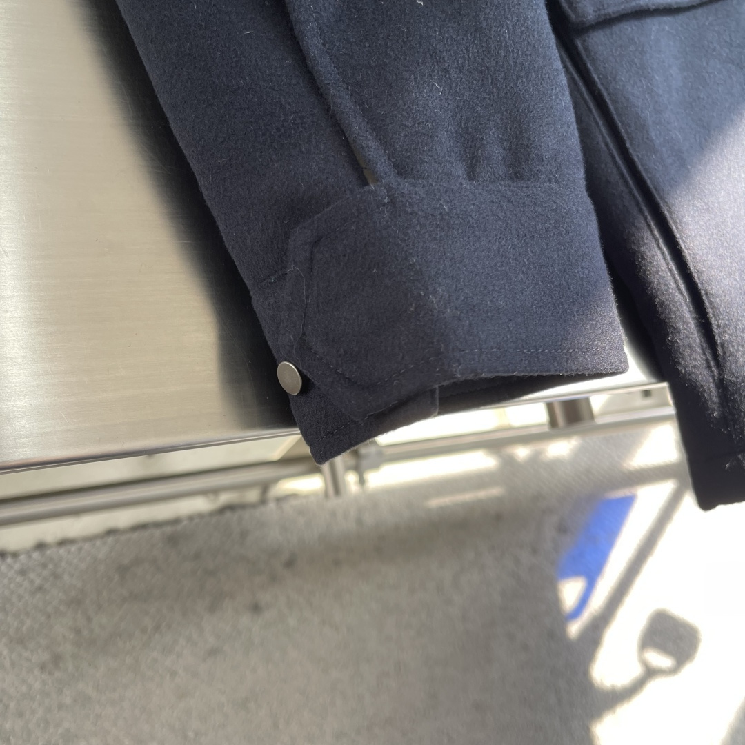 Loro Piana 新款羊绒长款夹克外套 4