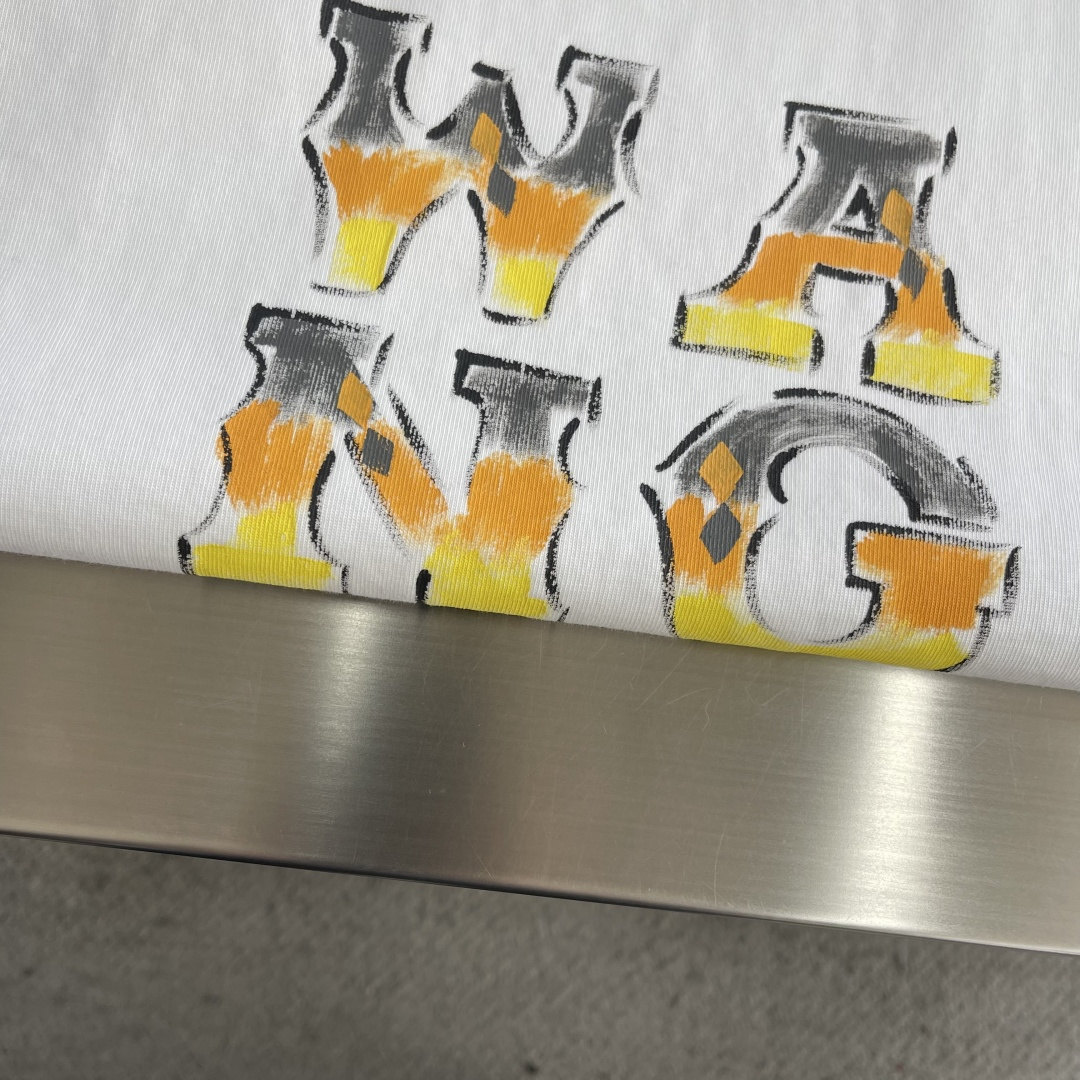 -alexander wang 26SS春夏新款，采用进口染料纯手工手绘工艺，色彩艳丽冲击力强，手绘招牌