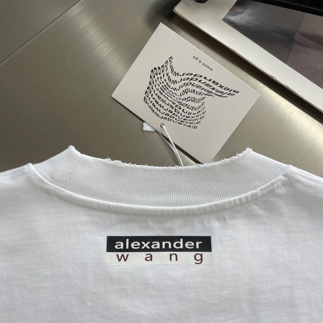-Alexander Wang 2026SS春夏新款经典简约LOGOt恤太帅了， 印花黑白对称，采用35