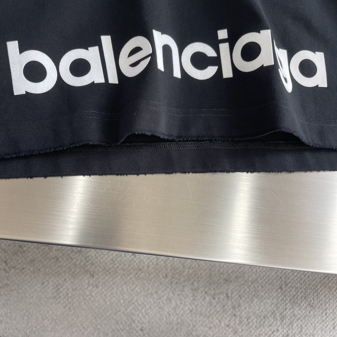 -Balenciag 26SS专柜同款 LOGO印花平纹针织圆领短袖T恤，正面和背面饰以3M植绒印花，采