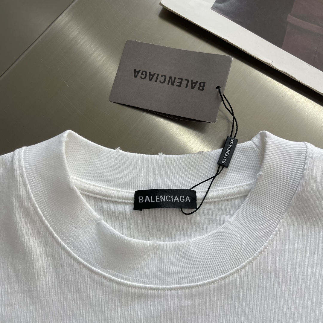 -Balenciag 26SS专柜同款 LOGO印花平纹针织圆领短袖T恤，正面和背面饰以3M植绒印花，采