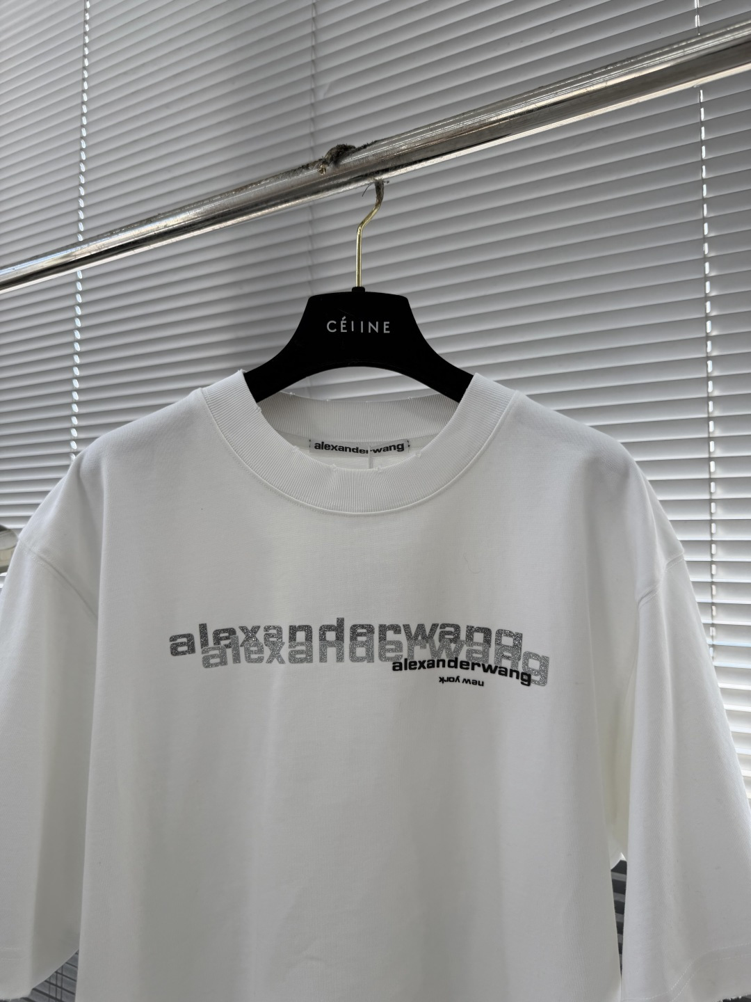-Alexander Wang 2026SS春夏新款闪银粉对位印花短袖T恤，太帅了 印花发泡很有质感，采