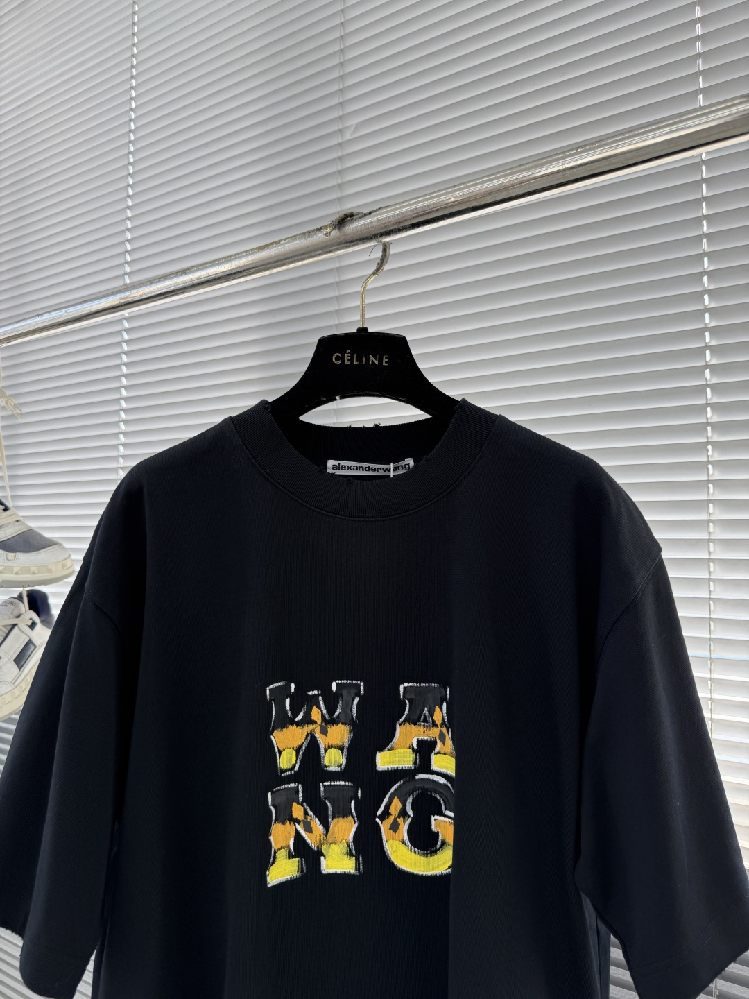 -alexander wang 26SS春夏新款，采用进口染料纯手工手绘工艺，色彩艳丽冲击力强，手绘招牌
