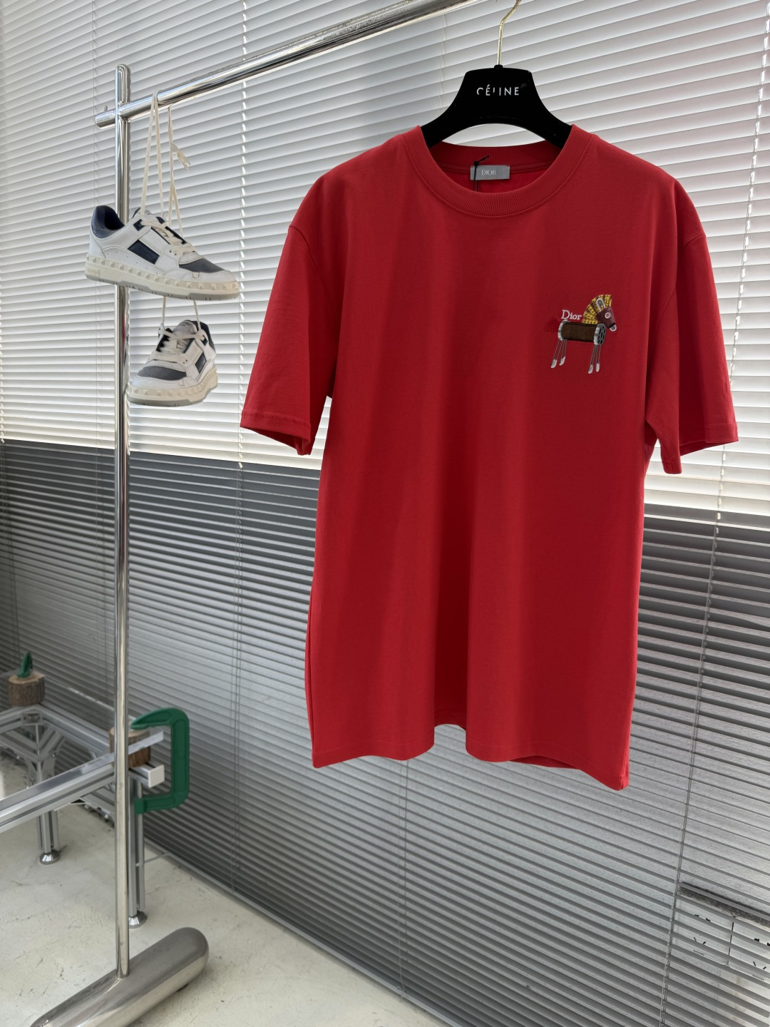 -Dio 2026春夏新品。100％全棉300g面料，柔软亲肤，挺阔有垂坠感。四线密边做工精细，前幅数码