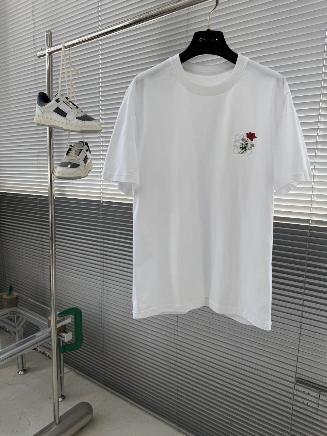 -LOEW 刺绣细节全棉T恤面料质感很好，亲肤感强，穿着舒适！尺码:S-XXL肩宽4445474850胸