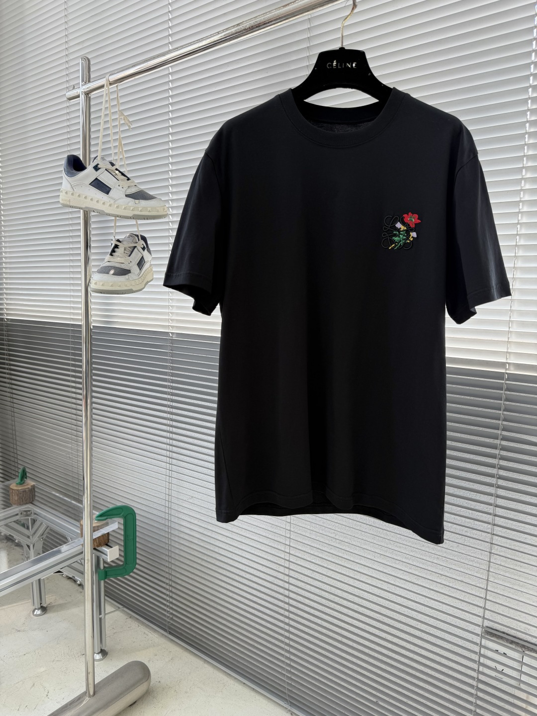 -LOEW 刺绣细节全棉T恤面料质感很好，亲肤感强，穿着舒适！尺码:S-XXL肩宽4445474850胸