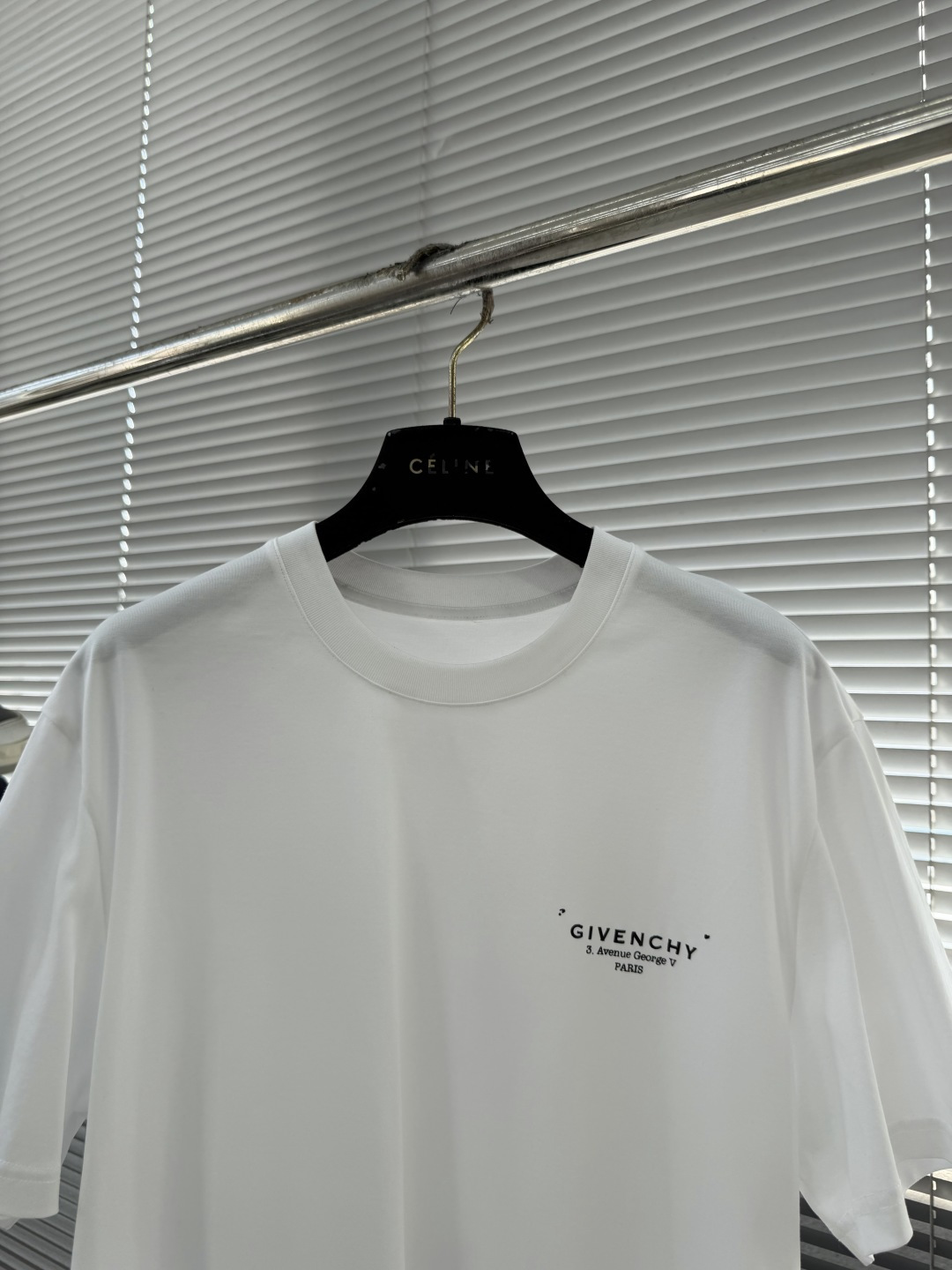 -GVC 印花细节全棉T恤面料质感很好，亲肤感强，穿着舒适！尺码:S-XXL肩宽4445474850胸围