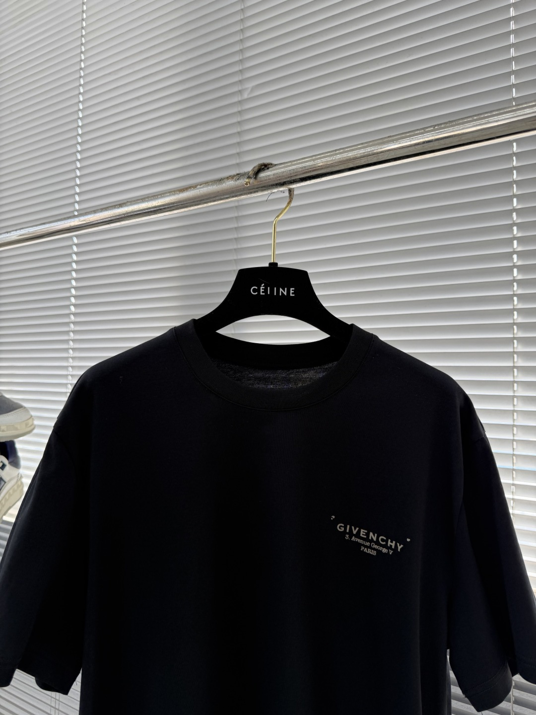 -GVC 印花细节全棉T恤面料质感很好，亲肤感强，穿着舒适！尺码:S-XXL肩宽4445474850胸围