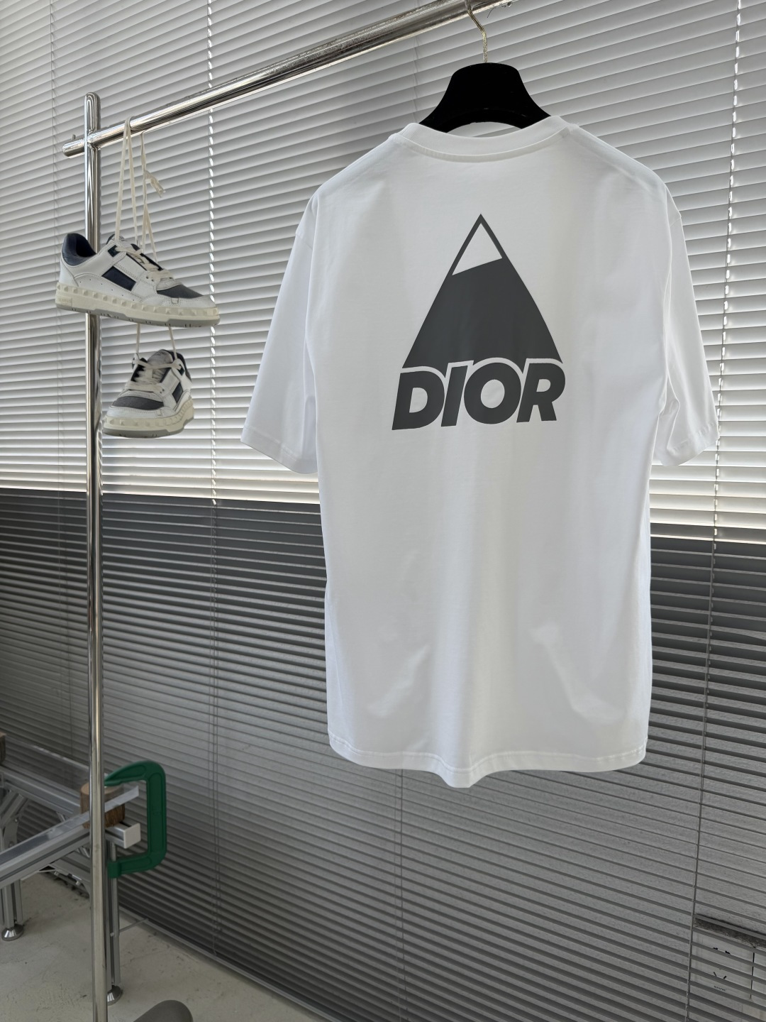 -Dio 印花细节全棉T恤面料质感很好，亲肤感强，穿着舒适！码数：S M L XL XXL肩宽44454