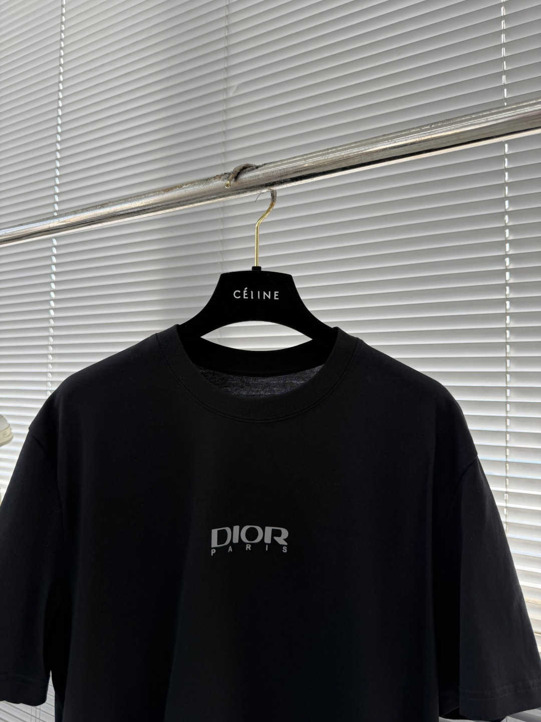 -Dio 印花细节全棉T恤面料质感很好，亲肤感强，穿着舒适！码数：S M L XL XXL肩宽44454