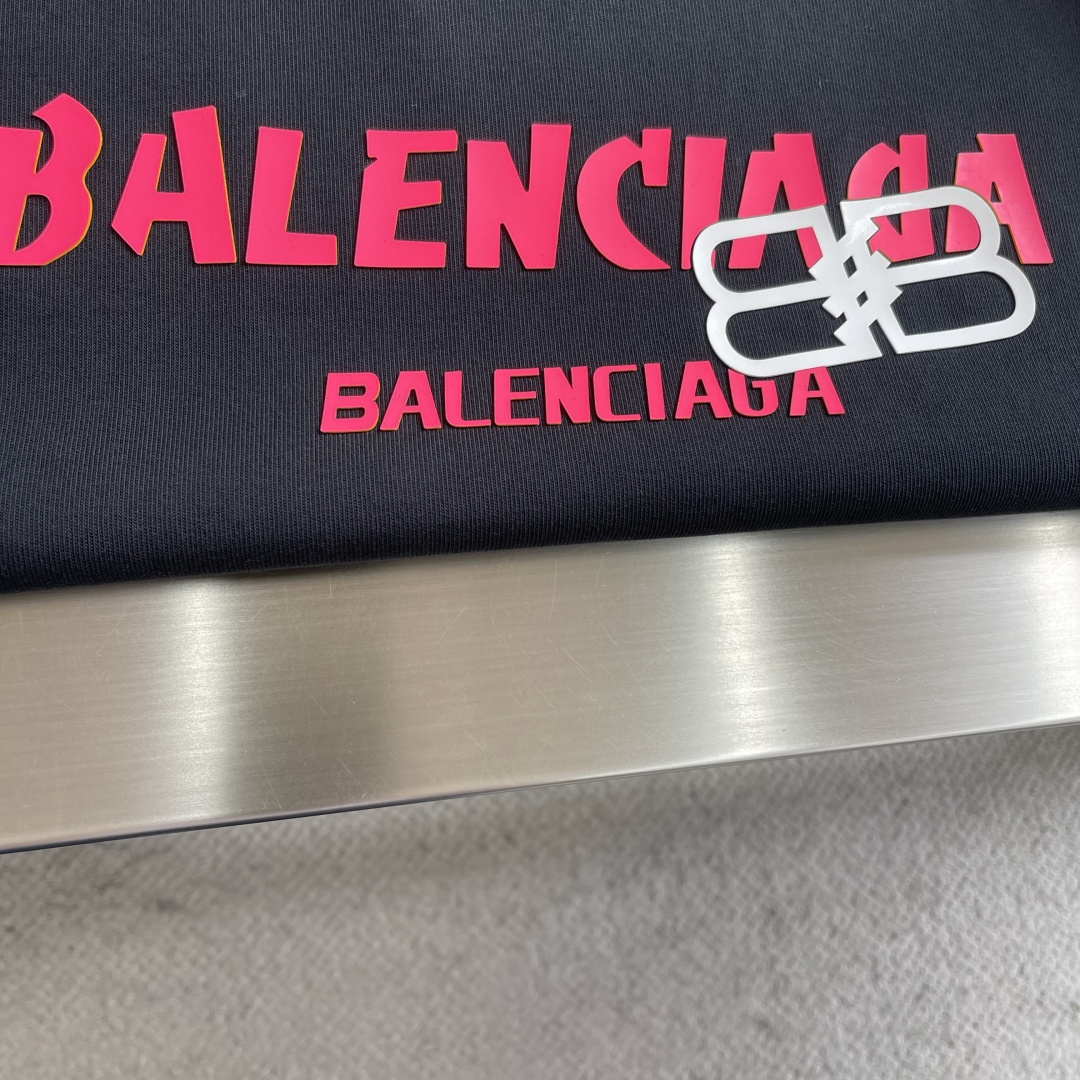 -Balenciag 26年新款重磅短袖，360g重磅洗水棉，定制原版顶级棉面料，前印胶logo点缀，颜