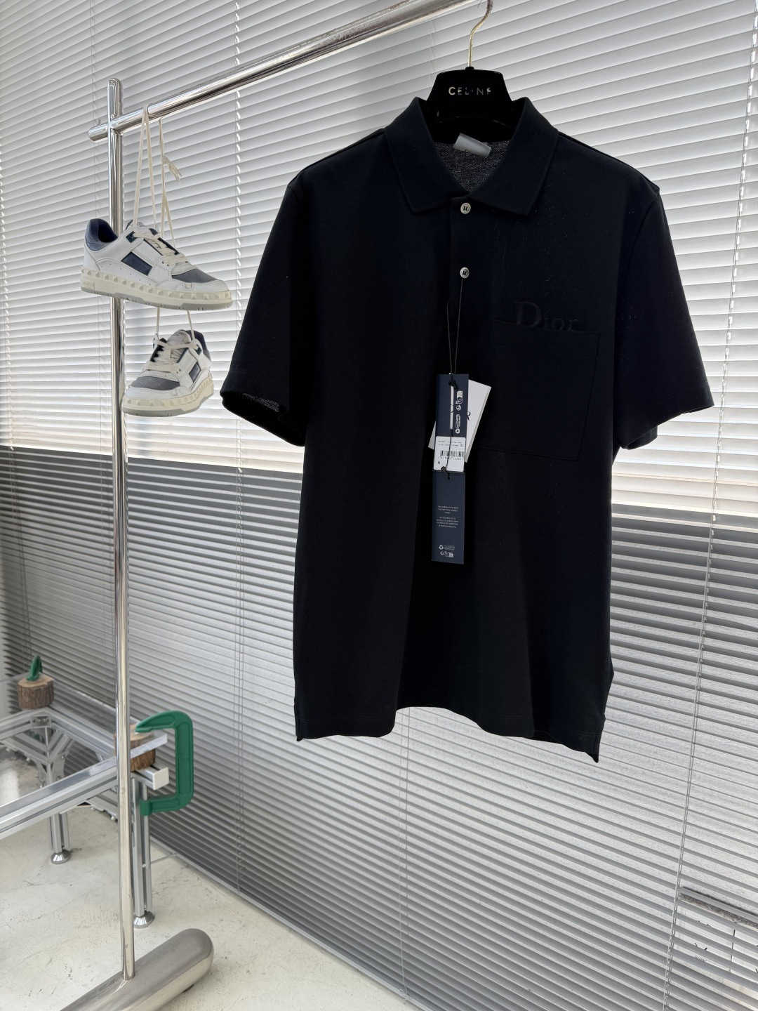 -Dio 新款Polo衫，采用高品质棉质面料，柔软透气，夏天穿超舒服!经典翻领+胸前口袋，袋绣有