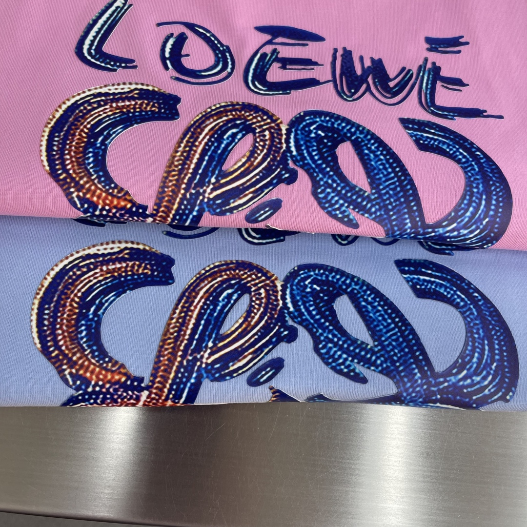 -LOEW 标识logo‼️短袖T恤经典Anagram印花T恤，采用280克新疆棉冰感索罗娜面料，面料凉