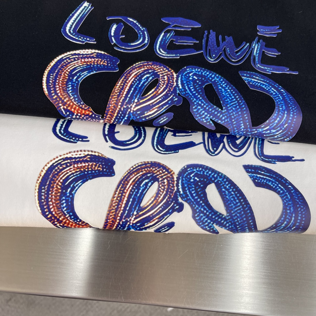 -LOEW 标识logo‼️短袖T恤经典Anagram印花T恤，采用280克新疆棉冰感索罗娜面料，面料凉