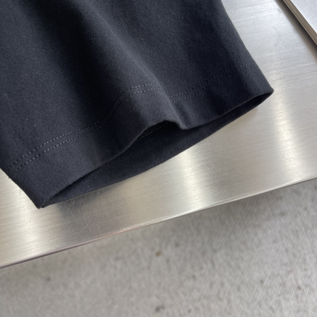 -BV 2026春夏系列短袖T恤码数：M-5XL 微阔版型绒感双纱面料。面料表面食毛做磨毛工艺肌理平整，