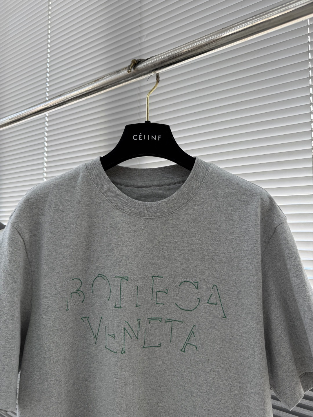 -BV 2026春夏系列短袖T恤码数：M-5XL 微阔版型绒感双纱面料。面料表面食毛做磨毛工艺肌理平整，