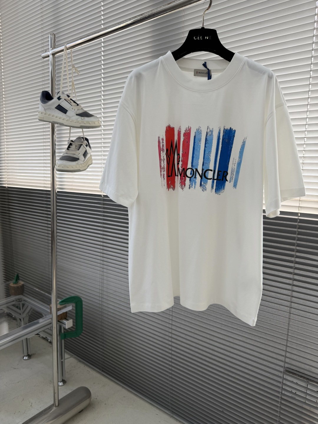 _dvH9sRWO8zsG91e6FWOMsIVe_DG8AqCXeRJg-bg