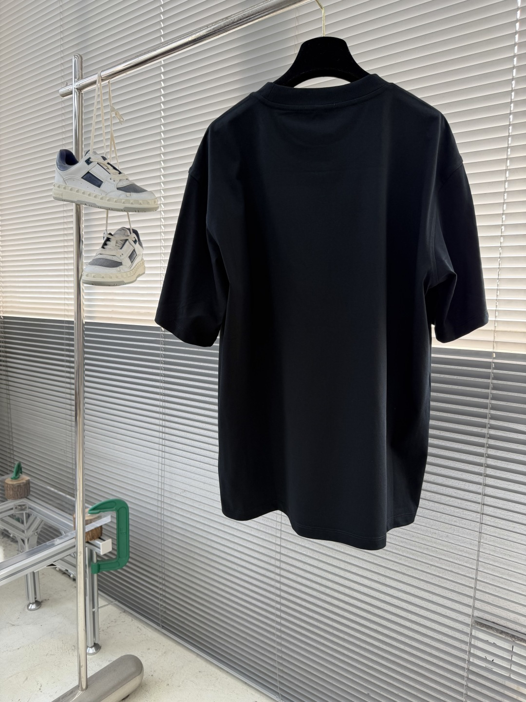 -LOEW 标识logo‼️短袖T恤经典Anagram印花T恤，采用280克新疆棉冰感索罗娜面料，面料凉