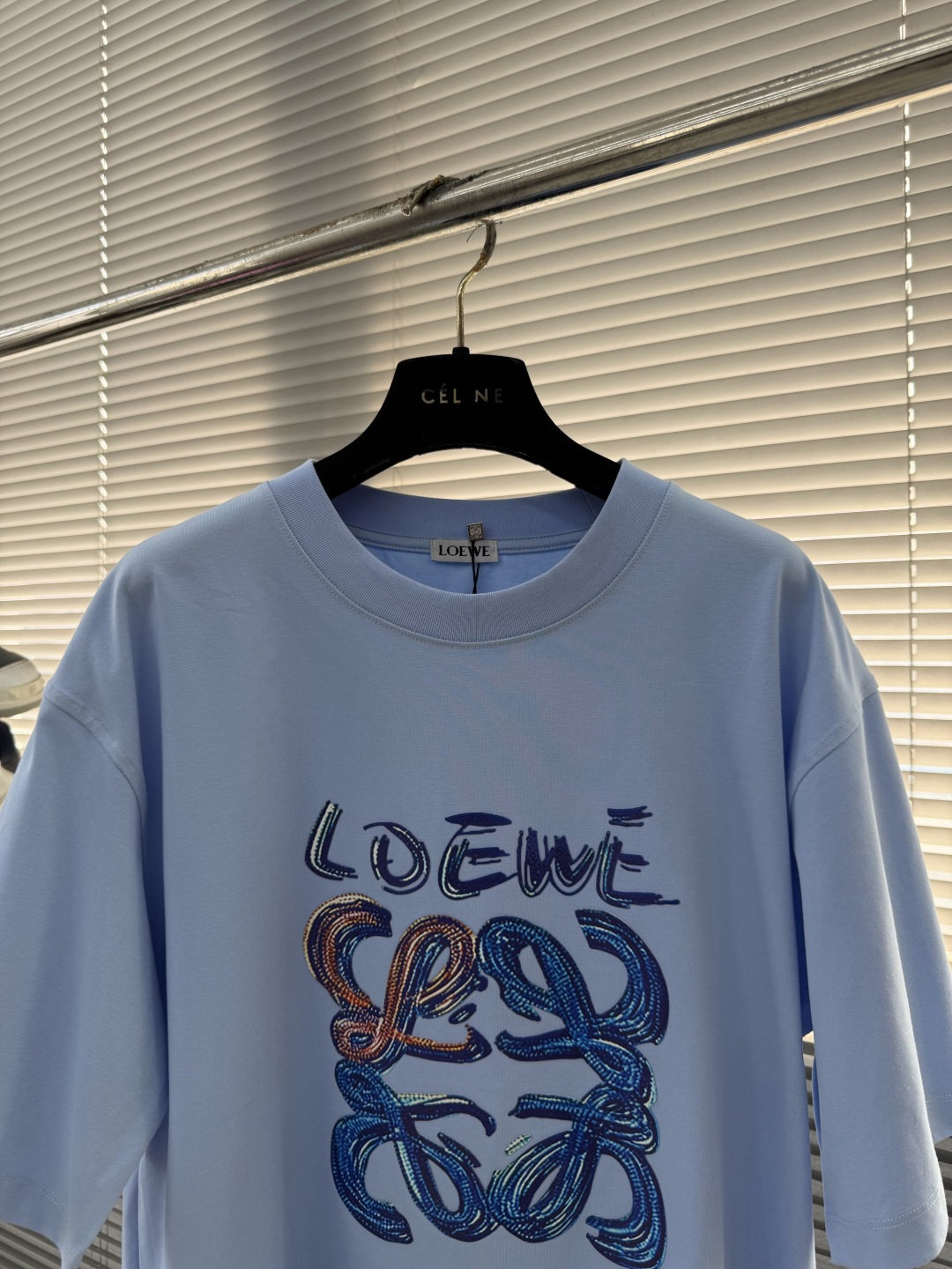 -LOEW 标识logo‼️短袖T恤经典Anagram印花T恤，采用280克新疆棉冰感索罗娜面料，面料凉