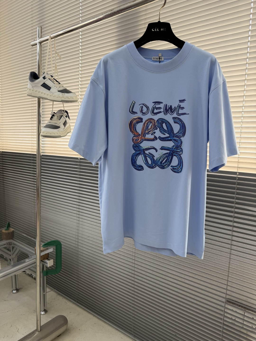 -LOEW 标识logo‼️短袖T恤经典Anagram印花T恤，采用280克新疆棉冰感索罗娜面料，面料凉