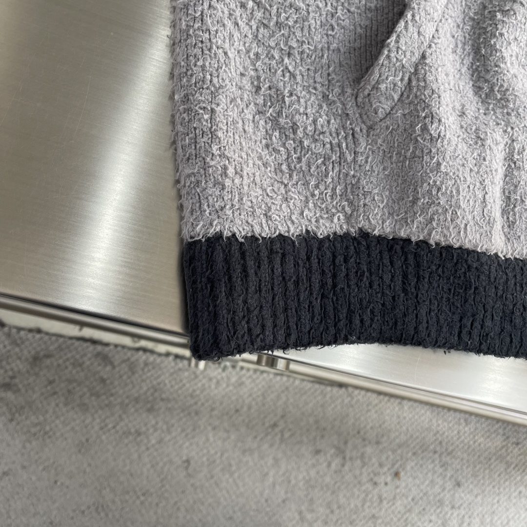 -Balenciag 新款FLUFFY HOODIE拉链连帽卫衣Fluffy Hoodie男士灰色、黑色