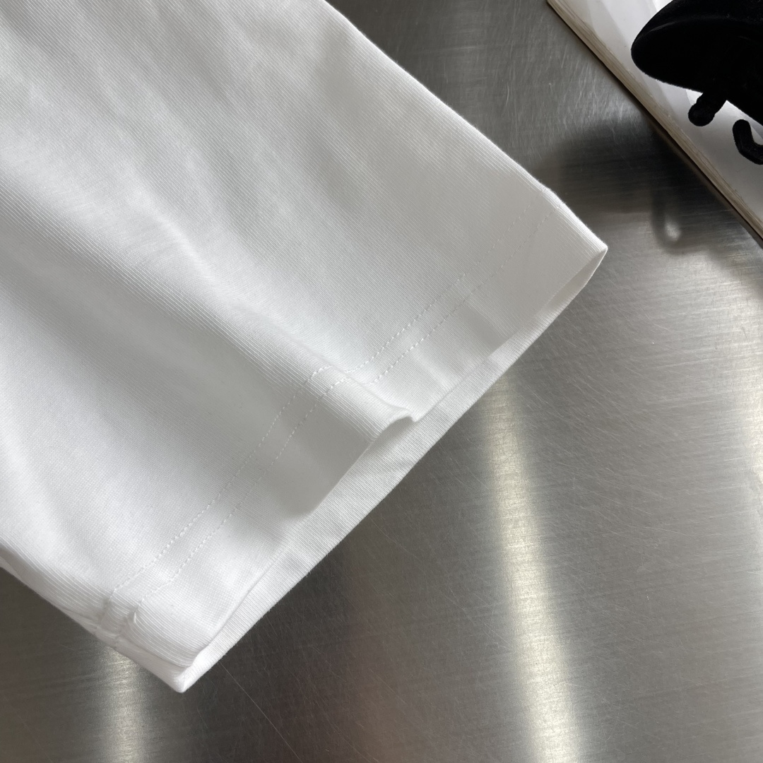 -Balenciag 爱心T恤。双纱32支260克，原版开发定织面料工艺洗水处理 厚实感十足 质感区别市