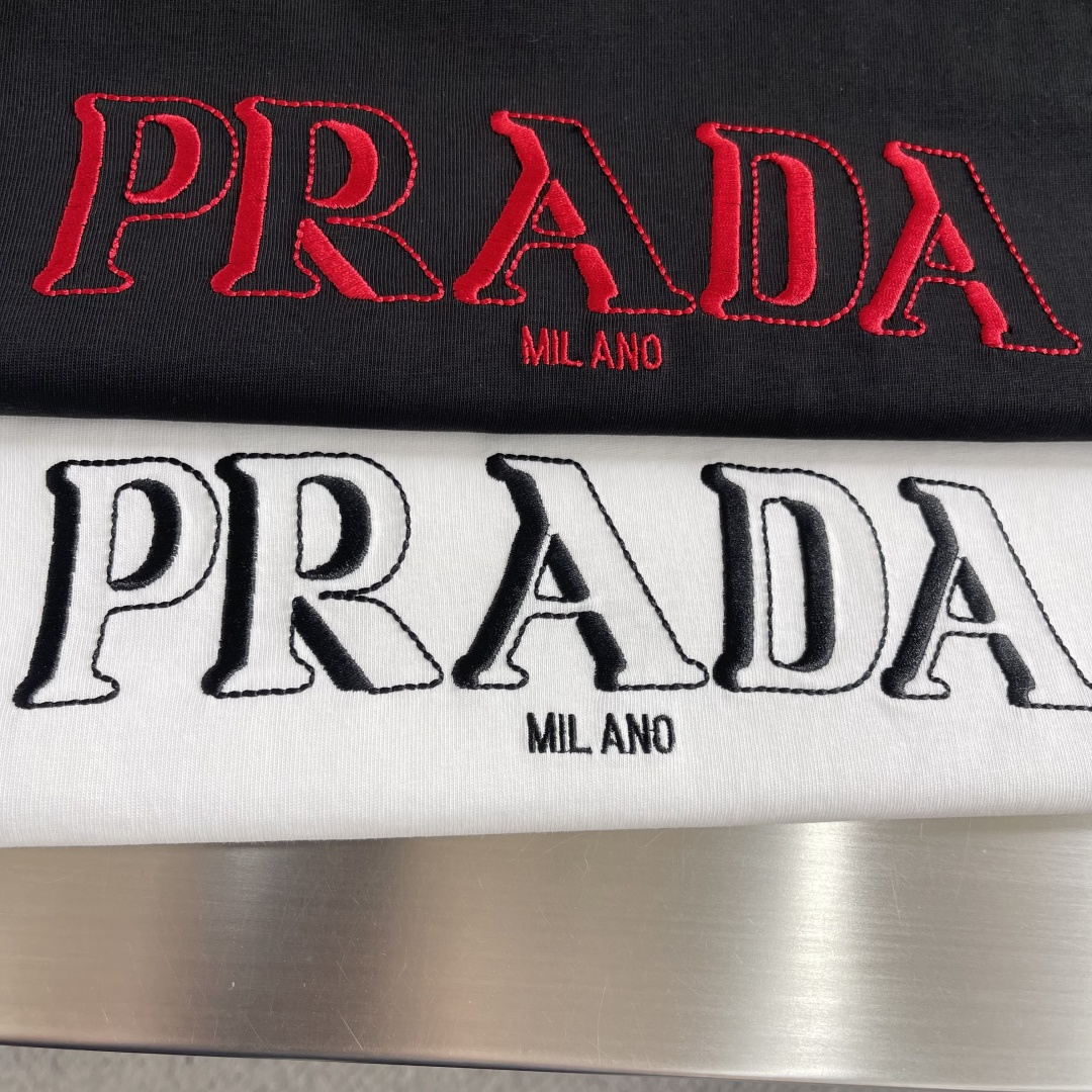 -PRAD 2026ss夏装最新系列图案logo短袖T恤。必须人手一件的节奏！进口顶极精梳棉面料，极为亲
