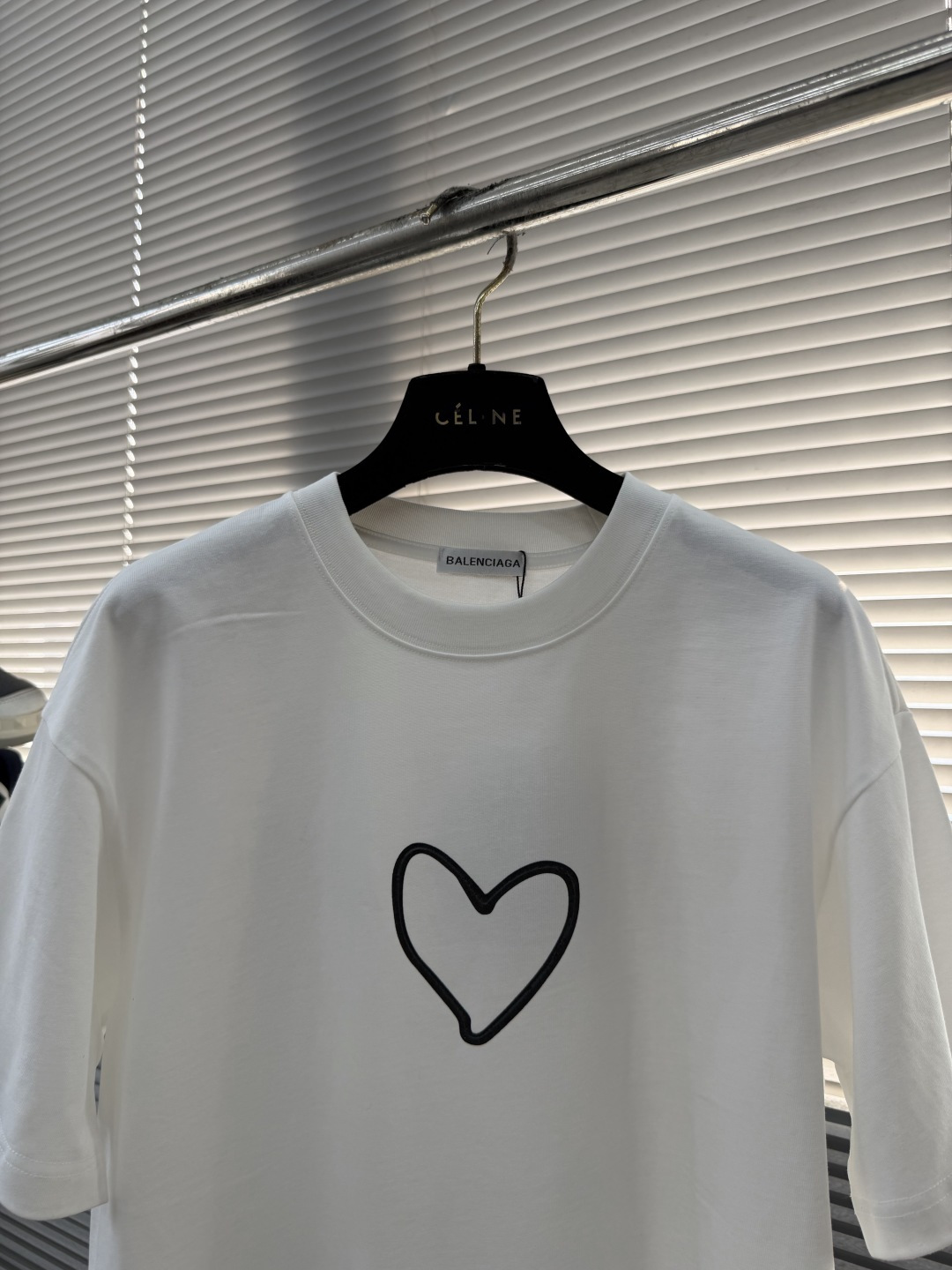 -Balenciag 爱心T恤。双纱32支260克，原版开发定织面料工艺洗水处理 厚实感十足 质感区别市