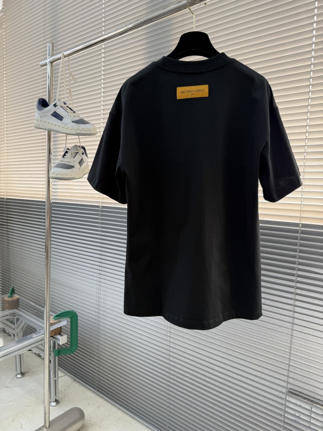 -驴牌 2026春夏新款短袖圆领T恤。高端订制 设计前卫时尚！品牌logo重工艺设计 高端定制精棉面料.