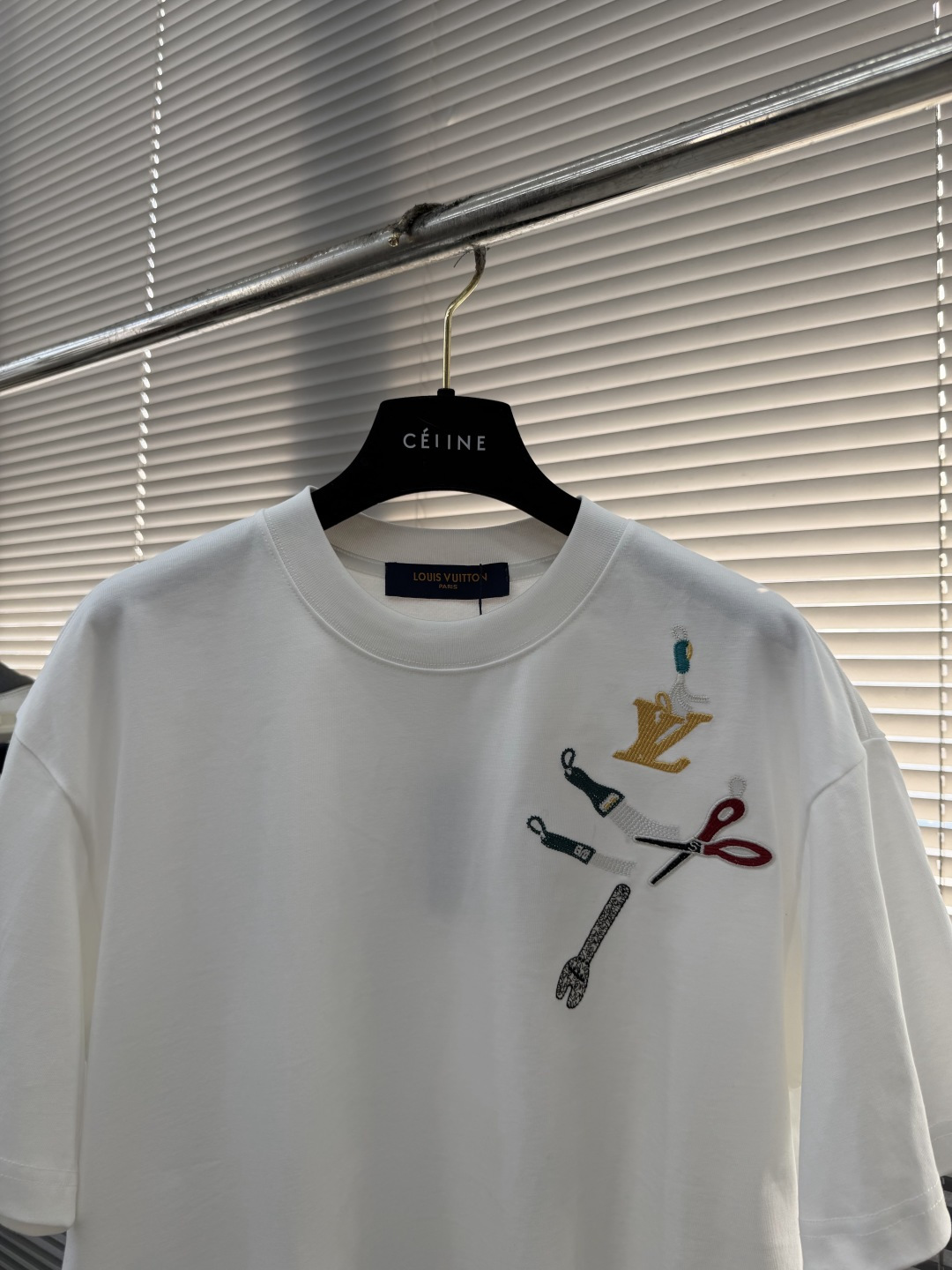 -驴牌 2026春夏新款短袖圆领T恤。高端订制 设计前卫时尚！品牌logo重工艺设计 高端定制精棉面料.