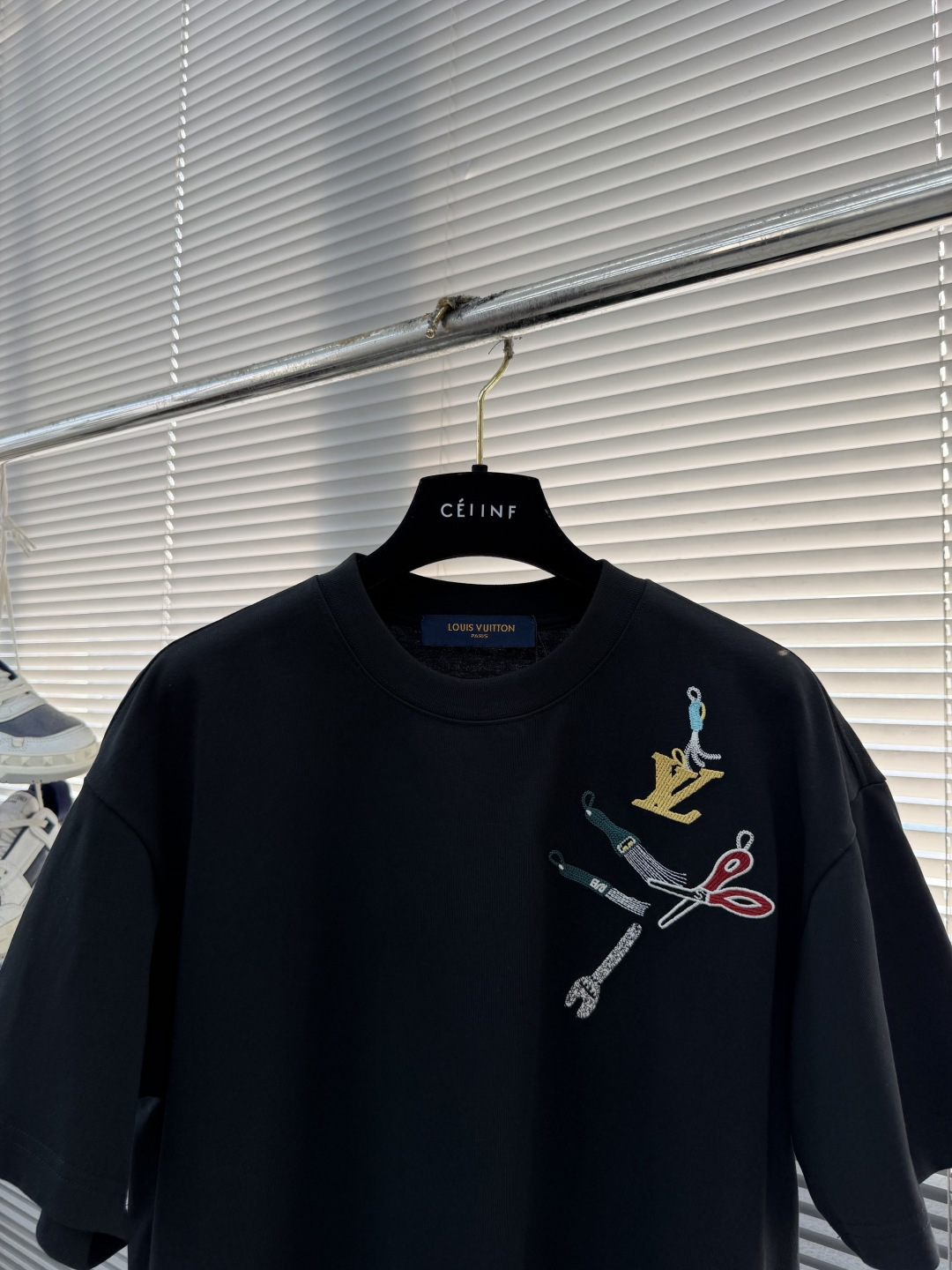 -驴牌 2026春夏新款短袖圆领T恤。高端订制 设计前卫时尚！品牌logo重工艺设计 高端定制精棉面料.