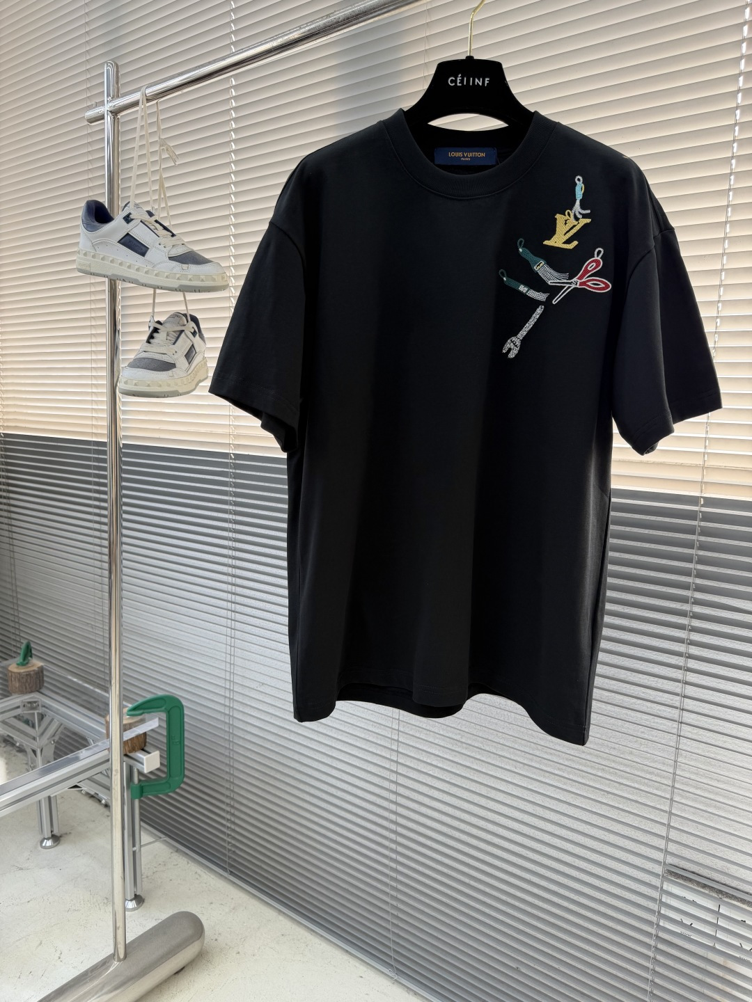 -驴牌 2026春夏新款短袖圆领T恤。高端订制 设计前卫时尚！品牌logo重工艺设计 高端定制精棉面料.