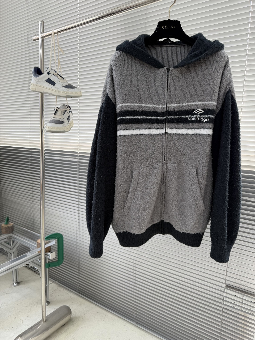 -Balenciag 新款FLUFFY HOODIE拉链连帽卫衣Fluffy Hoodie男士灰色、黑色