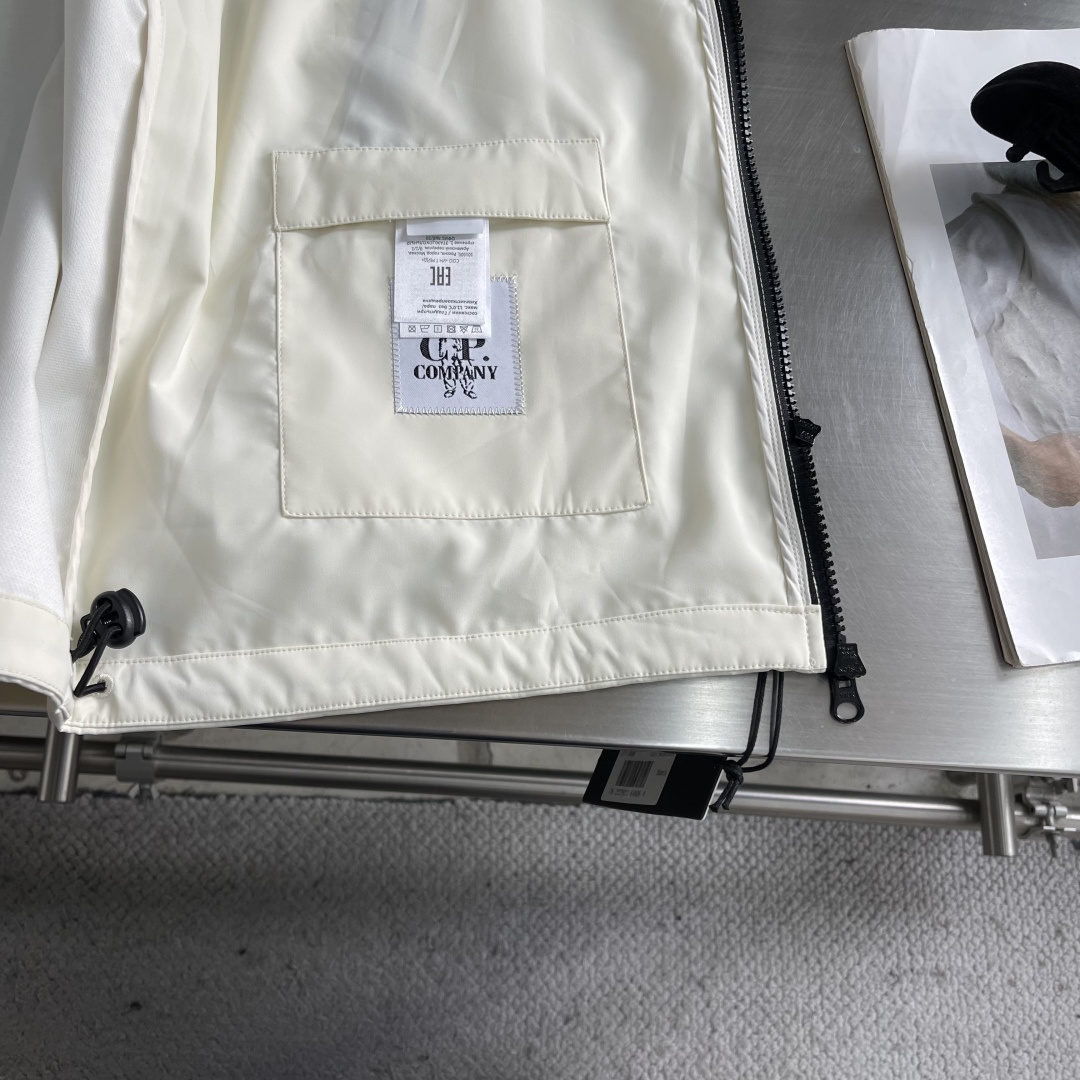 -CP 连帽拉链风衣材质 软壳尺码：S-XXL S M L XL 2XL衣长 6668 7072 74胸