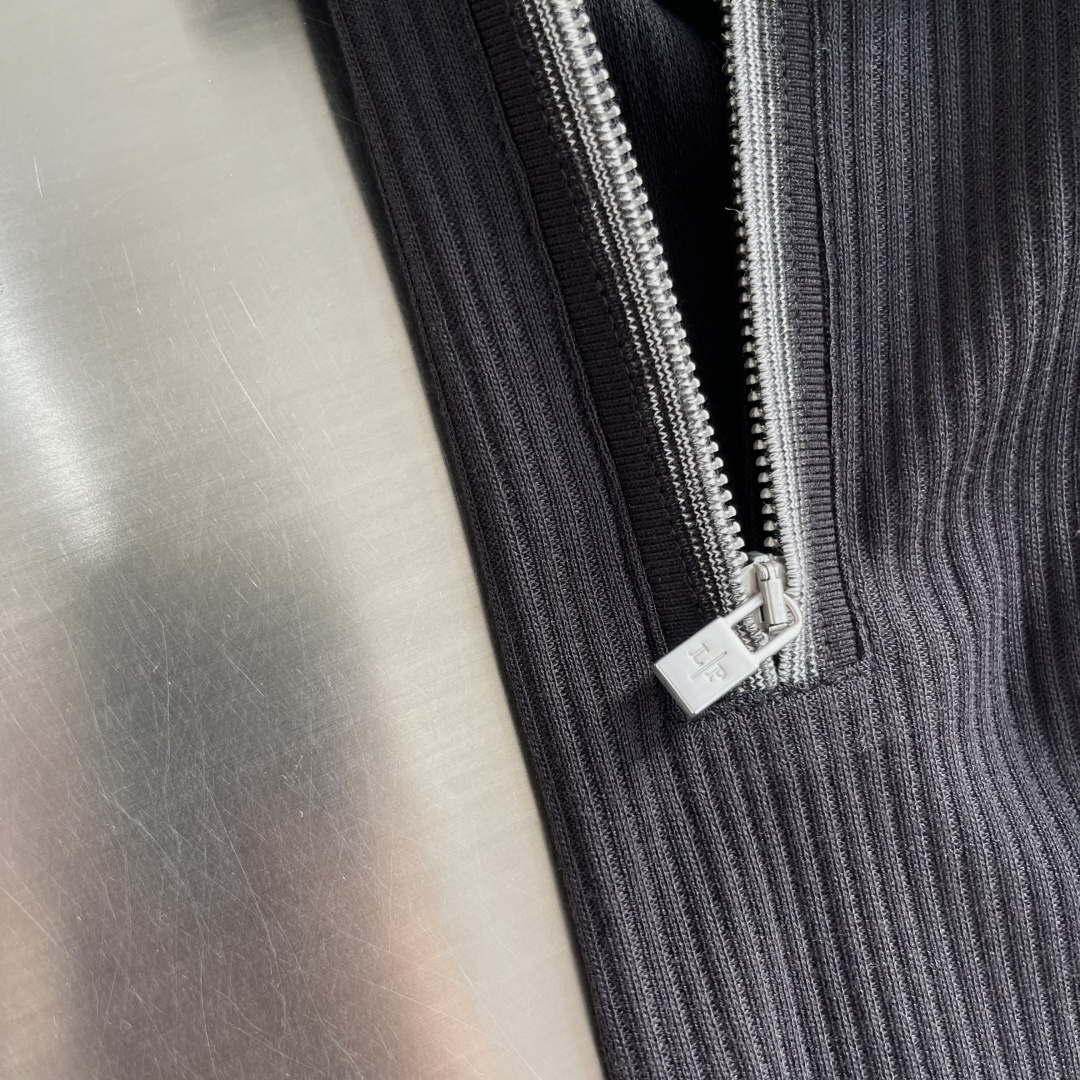 -Loro Piana 26春夏新款冰感竖纹针织面料，打造立体质感，告别平面单调，视觉触感双高级，金属拉