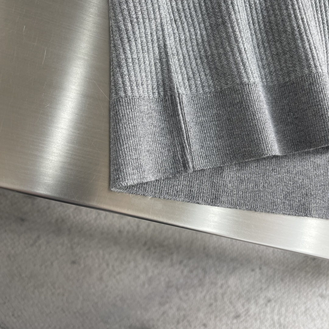 -Loro Piana 26春夏新款冰感竖纹针织面料，打造立体质感，告别平面单调，视觉触感双高级，金属拉