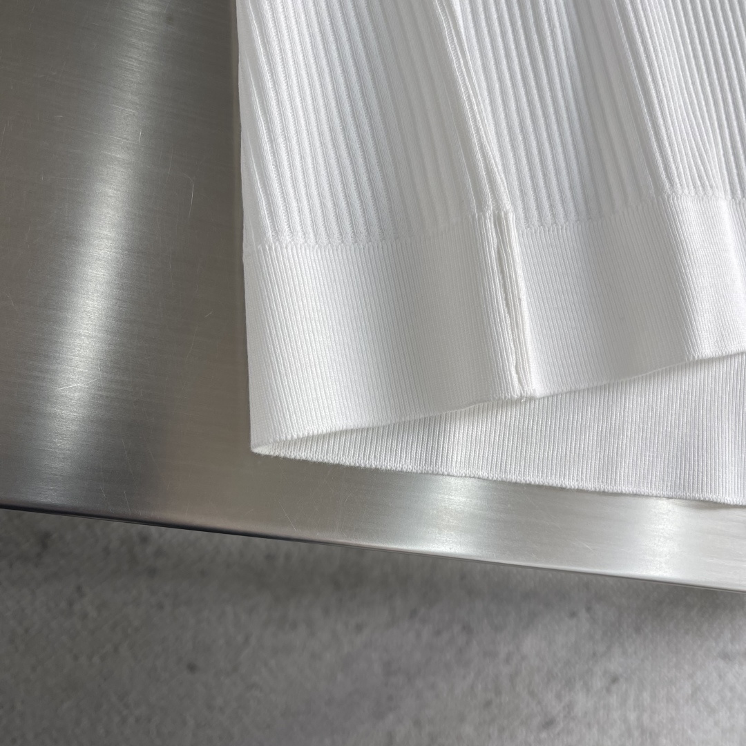 -Loro Piana 26春夏新款冰感竖纹针织面料，打造立体质感，告别平面单调，视觉触感双高级，金属拉