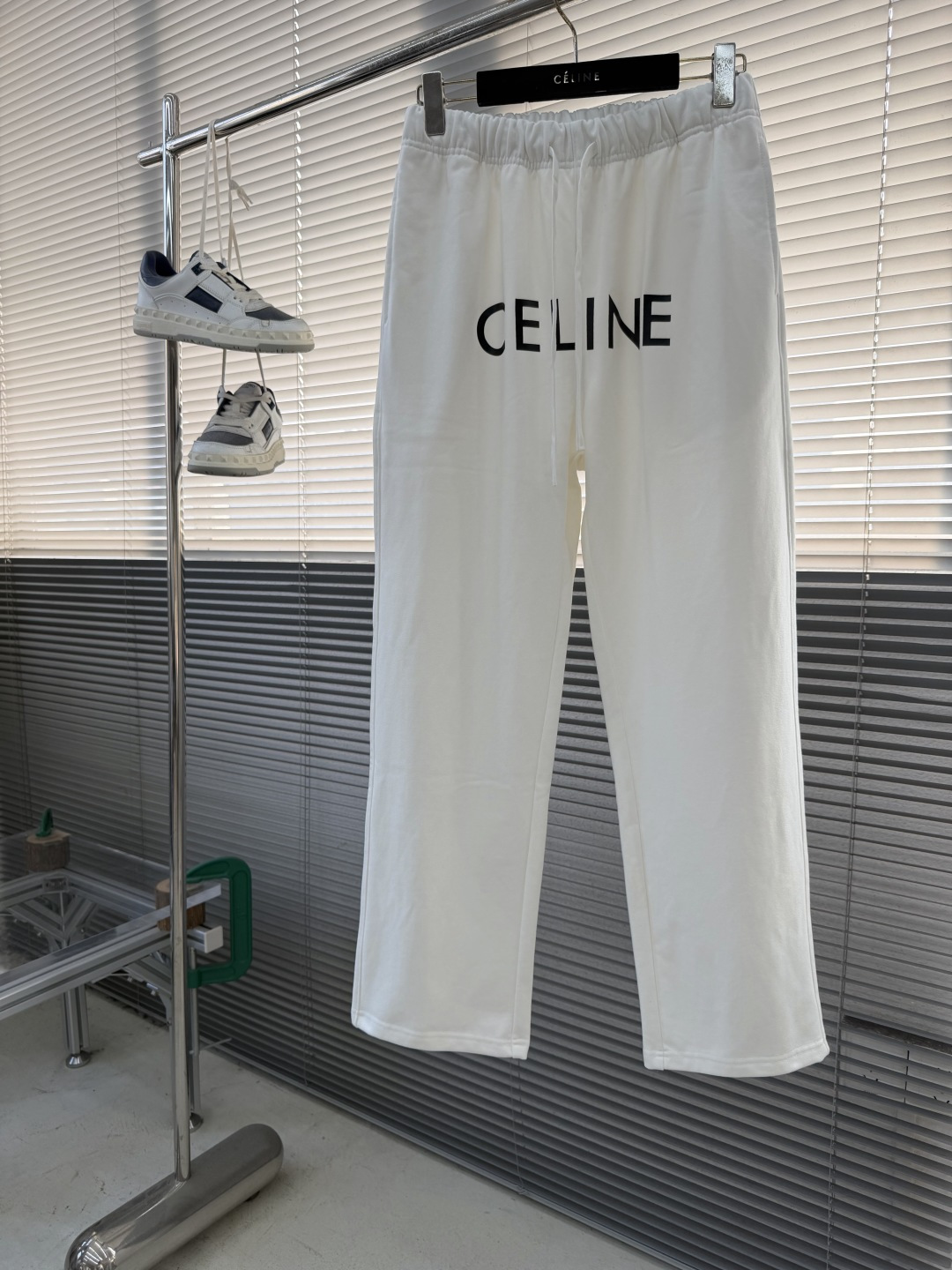 _dis9sMqiX7WoH-l5LhPUA2fa9oV3IegCChmpB-g