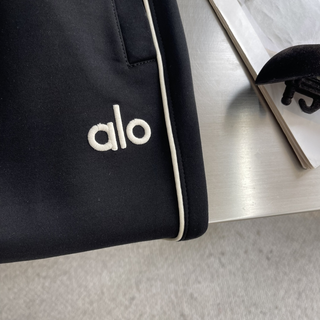 -alo 2026春夏新款铜氨丝莫代尔空气层休闲卫裤，裤身上刺绣标志性品牌标识，客供定制品牌刻印五金配件