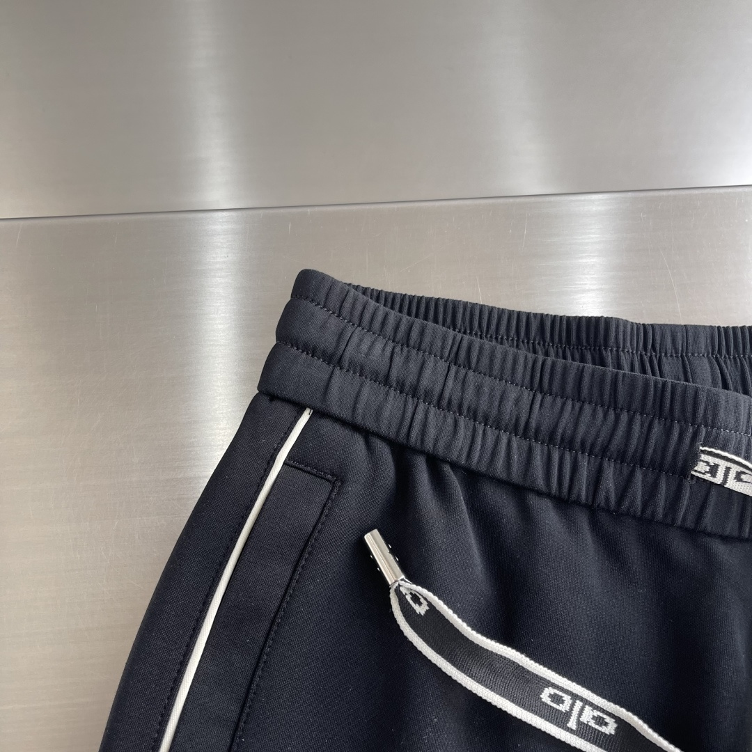 -alo 2026春夏新款铜氨丝莫代尔空气层休闲卫裤，裤身上刺绣标志性品牌标识，客供定制品牌刻印五金配件