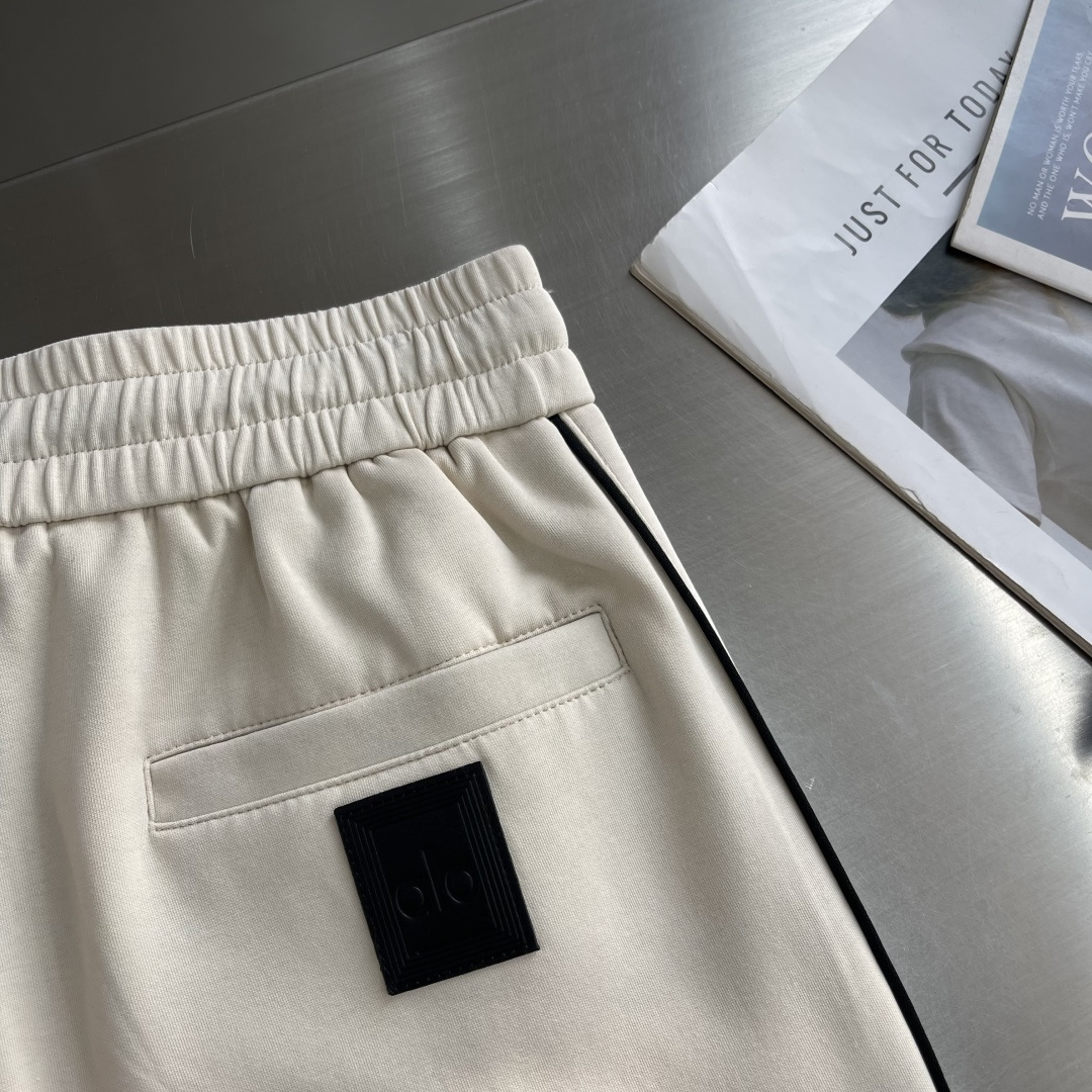 -alo 2026春夏新款铜氨丝莫代尔空气层休闲卫裤，裤身上刺绣标志性品牌标识，客供定制品牌刻印五金配件