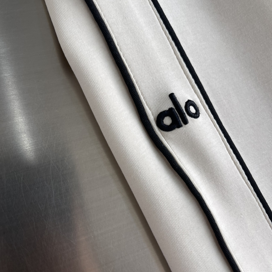 -alo 2026春夏新款铜氨丝莫代尔空气层休闲卫裤，裤身上刺绣标志性品牌标识，客供定制品牌刻印五金配件