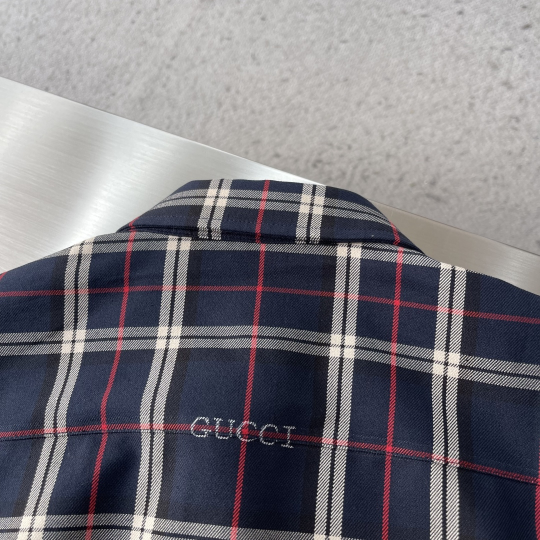 -GUCC 26ss新款苏格兰格纹提花加衬衬衫学院风格设计打造百搭格调，从容驾驭日常和休闲造型。这款加衬