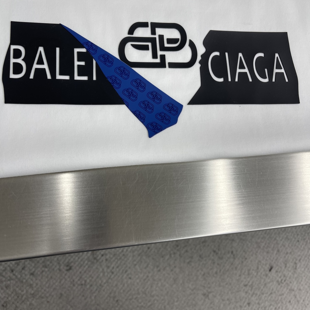 -Balenciag 2026春夏新款短袖T恤定制纯棉字母logo贴布印花颜色：黑色 白色 码数：M L
