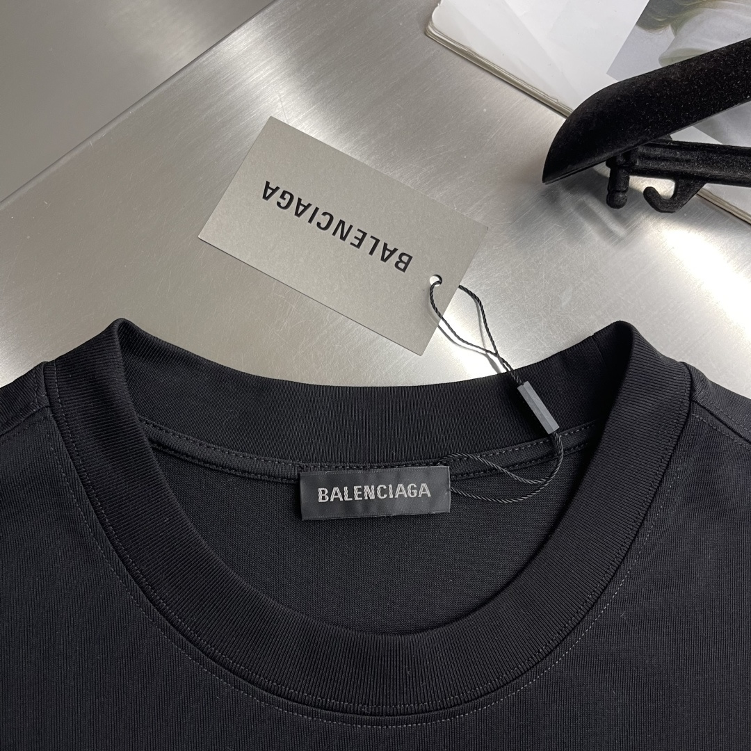 -Balenciag 2026春夏新款短袖T恤定制纯棉字母logo贴布印花颜色：黑色 白色 码数：M L