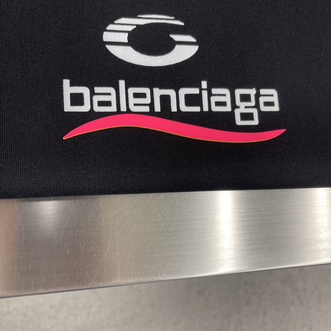 -Balenciag 2026春夏新款短袖T恤定制纯棉字母logo贴布印花颜色：黑色 白色 码数：M L