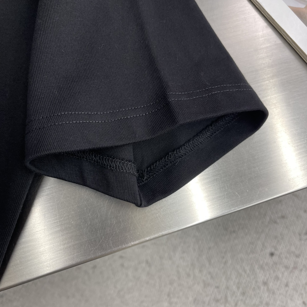 -Dio 26ss新款宽松版型 T 恤白色棉质平纹针织面料 Dio* Clover 图案刺绣乔纳森·安德