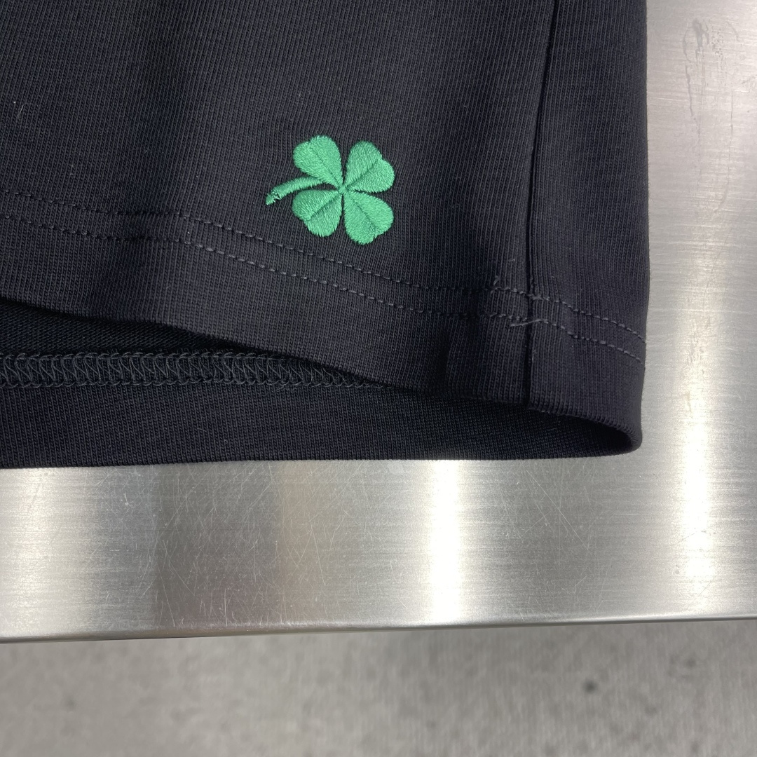 -Dio 26ss新款宽松版型 T 恤白色棉质平纹针织面料 Dio* Clover 图案刺绣乔纳森·安德