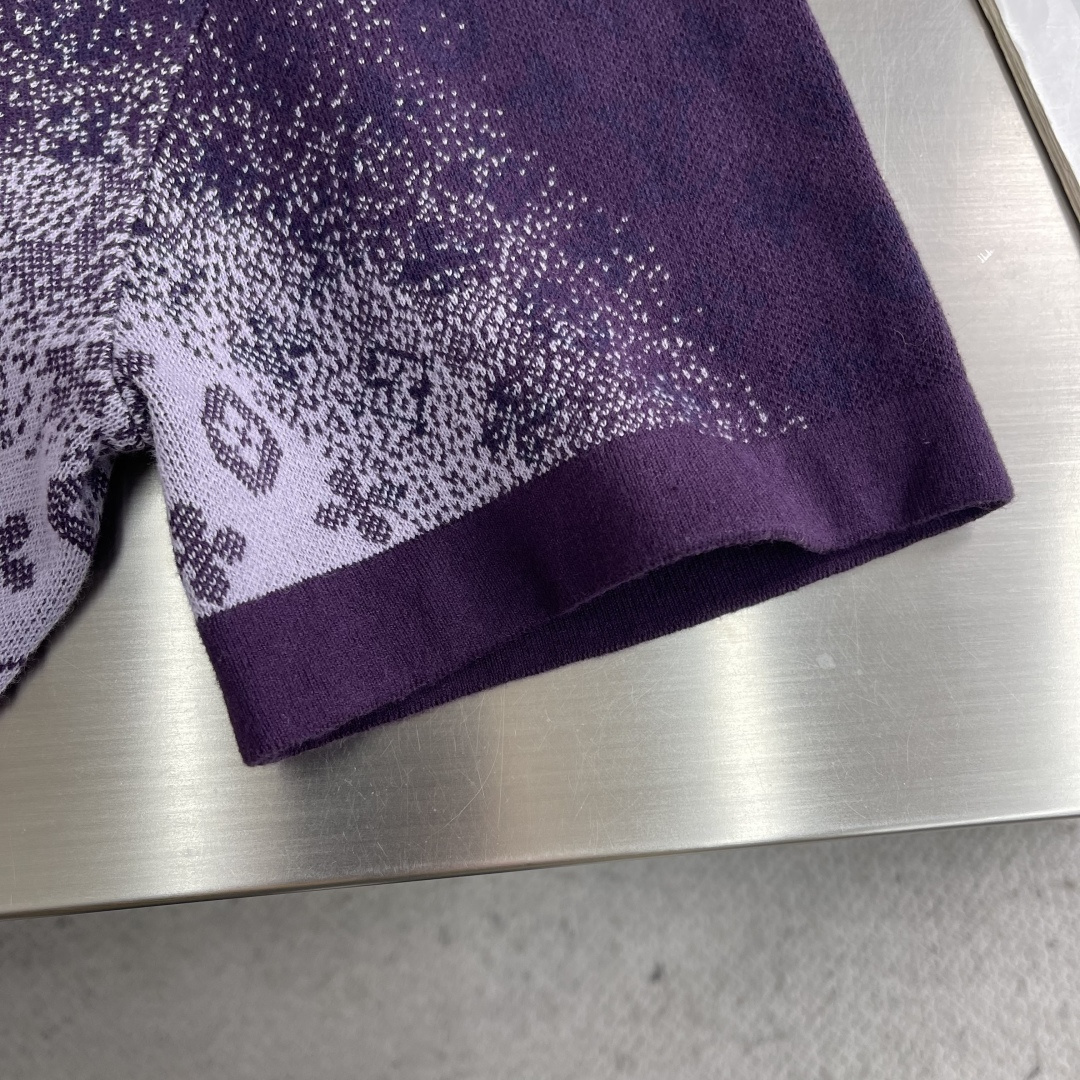 -驴牌 26ss新款MONOGRAM 提花短袖圆领衫本款棉质短袖圆领衫呈现日光漂白效果，灵感源自印度绚丽